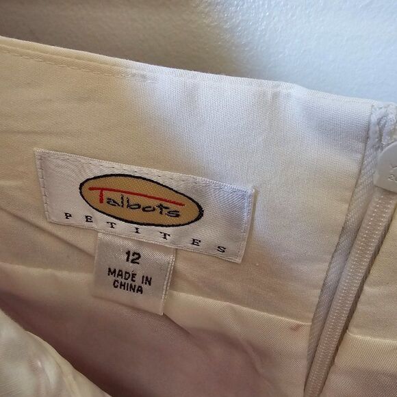 EUC BEAUTIFUL TALBOTS RED EMBROIDERED SHIFT DRESS SIZE 12 - Picture 14 of 15